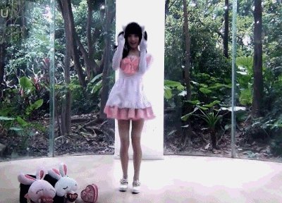 当女孩来到男生宿舍 有点小邪恶的福利动态图