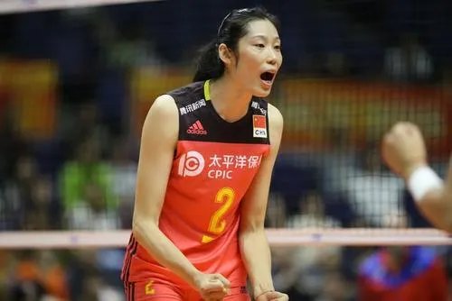 朱婷获全国先进工作者,为何网友说她是荣誉收割机?