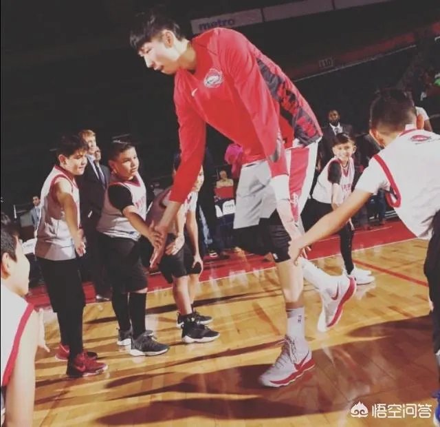 周琦职业生涯第一场季后赛得到2分1篮板怎么评价?