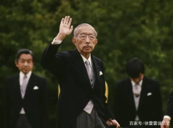 日本为什么有了首相还要设天皇,天皇主要管什么呢?