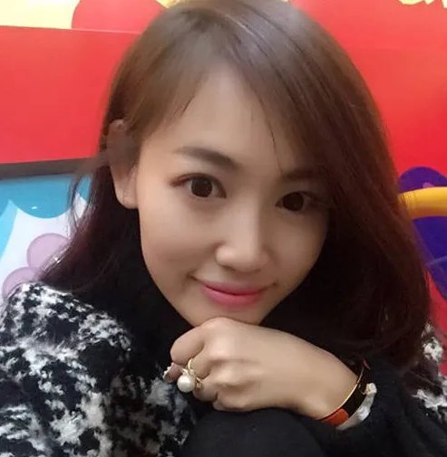 马蓉首谈王宝强母亲去世:确实不知情,带女儿下飞机才知道,此事你怎么看