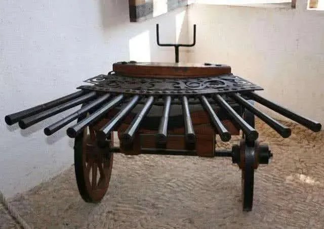 马克沁机枪对于后来的自动武器发展有多大的促进作用？