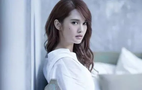 杨丞琳成团发言尴尬了4位姐姐,万茜偷笑,杨丞琳说了什么?