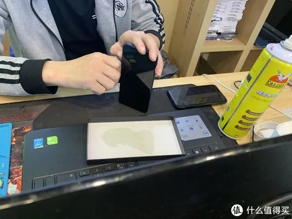 到店体验 篇一:苏宁到店更换电池,小米8换电池只要49元