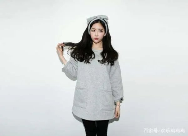 花蛇潘南奎如今落魄到去酒吧捞金,她整容前长什么样子呢?