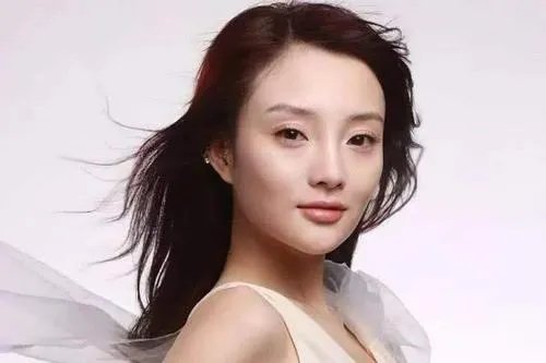 媒体曝李小璐给女儿改名，为何网友怨气这么大？