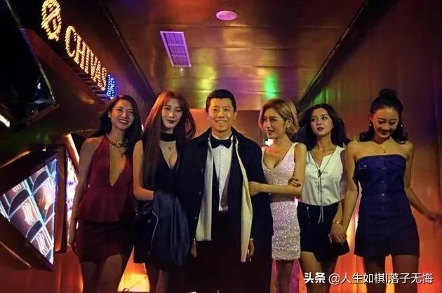 如果想要进高盛这类的知名投行，本科必须是清北复交吗？需要学什么专业？