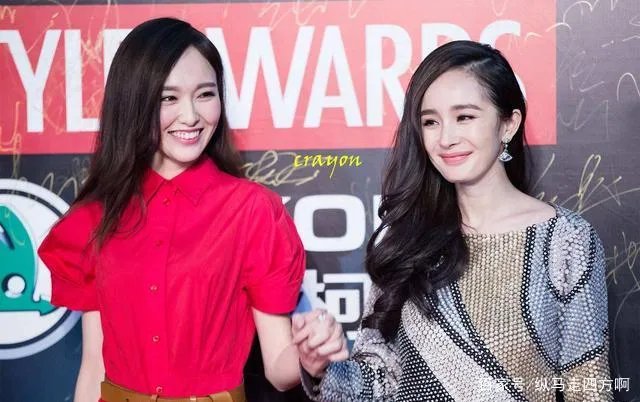 杨幂唐嫣罕见同框,全程零交流,昔日好姐妹为何形同陌路?