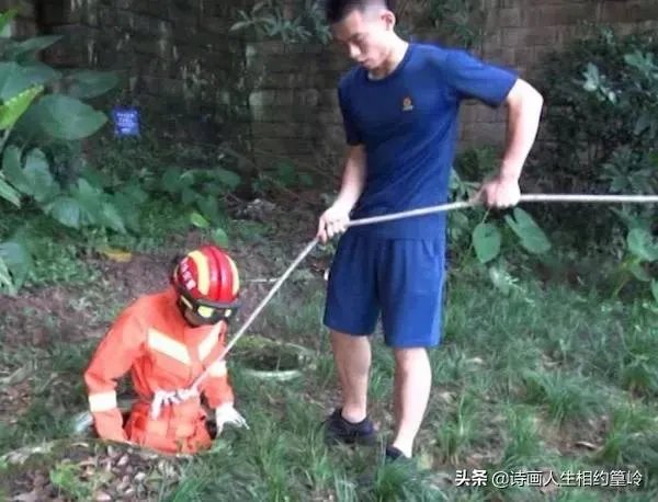浙江女子喊老公下污水井救宠物狗致其身亡,年仅30岁,怎么看?