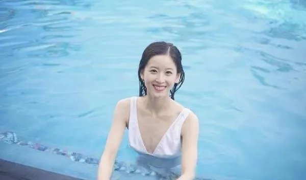 章泽天是因为刘强东权势才入读剑桥吗？