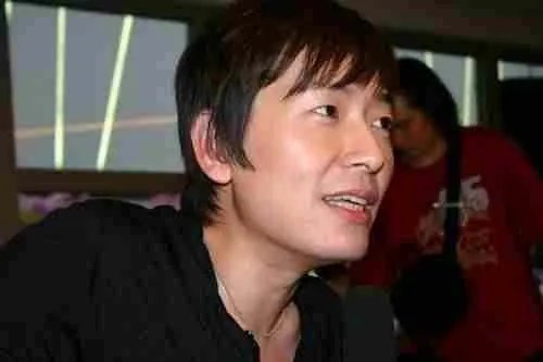 没想到是这样的关系,内地着名主持人何炅、戴军与吉杰的关系如何?