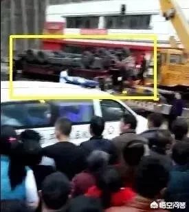 云南盐津发生交通事故,造成5人遇难8人受伤,几吨鱼从天而降是怎么回事?