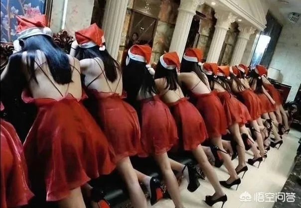 扮演圣诞老人,“鳌拜”妥妥的实力派,你怎么看?