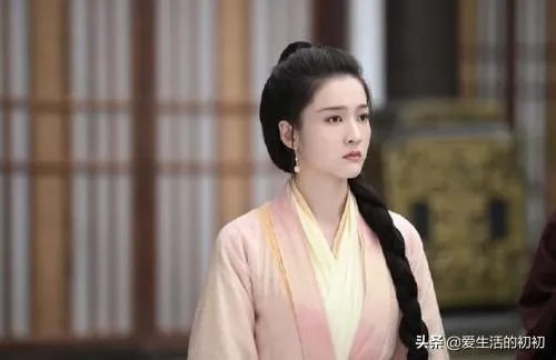 《白发》23亿播放完美收官,张雪迎演技饱受好评,为何依旧难红?