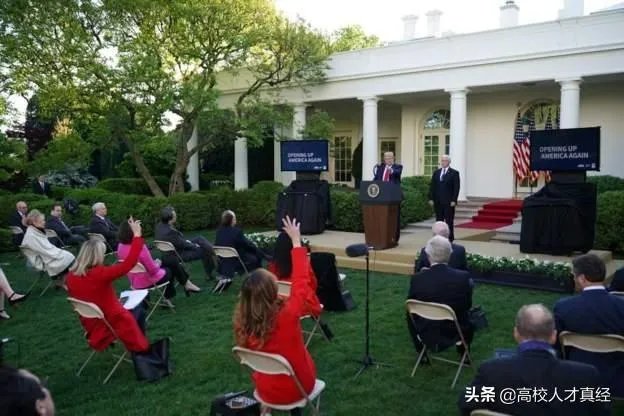 美国记者灵魂质问: 死亡人数超越战, 你凭啥连任? 特朗普一句话回应绝了，你怎么看？