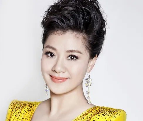 歌唱家王丽达:嫁给妈妈看中的女婿,婚后生一子,如今她还好吗?