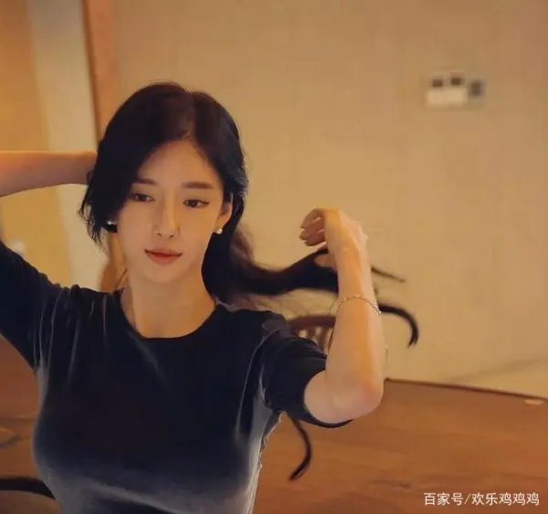 花蛇潘南奎如今落魄到去酒吧捞金,她整容前长什么样子呢?