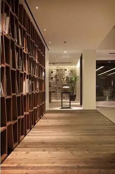 只有极简风才能hold住的豪品别墅，既美又有品！