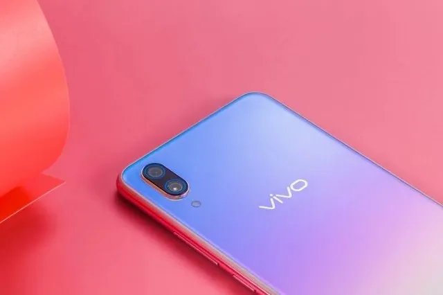 vivo X23幻彩版正式开售 线上线下销售火爆