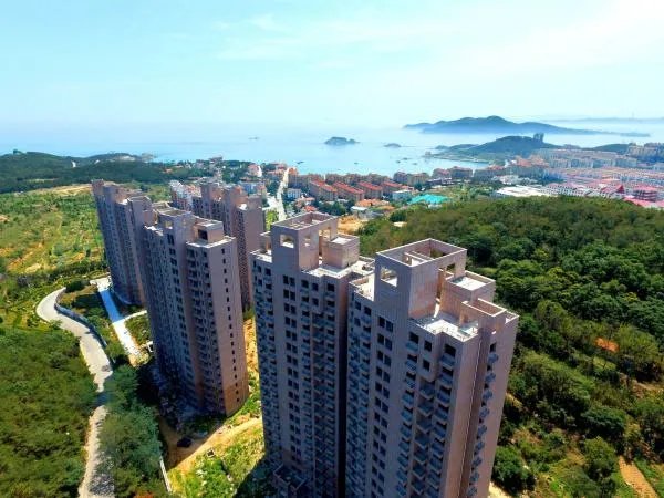 我想在威海买海景房，哪家好一些？
