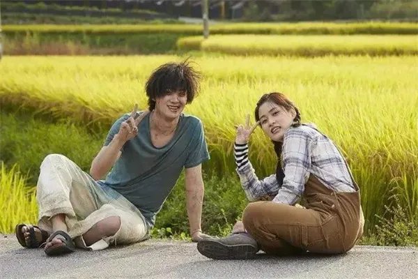 十大韩国丧尸片排名:《首尔站》上榜,第五是2020上映