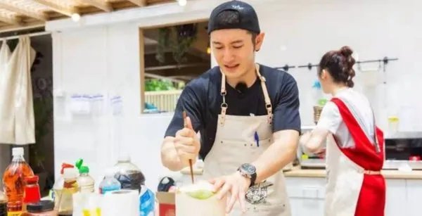黄晓明的“明学”是什么梗？