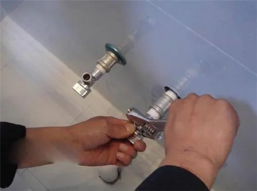 三角阀怎么拆