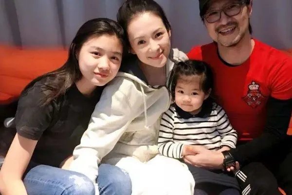 汪峰发文为大女儿庆生,后妈章子怡也送深情祝福,为何亲妈却没动静?
