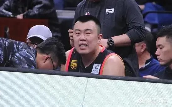韩德君受伤,坑了辽宁,更坑了广东,早知道韩受伤,花那么多钱换外援干哈,你认为呢?