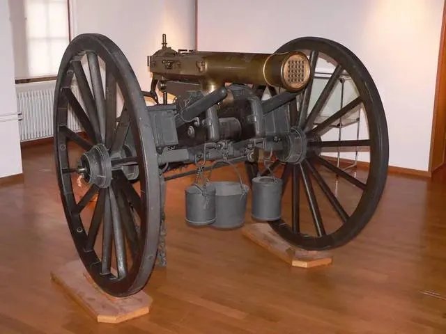 马克沁机枪对于后来的自动武器发展有多大的促进作用？
