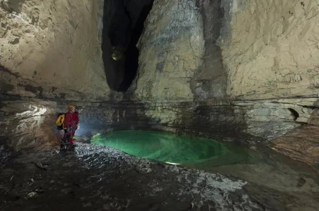 地下喀斯特地貌的溶洞有什么