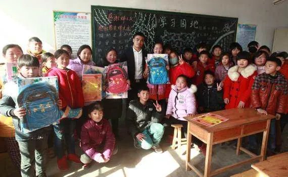 受捐学生写感谢信的出发点是什么，其感谢信意义是什么？