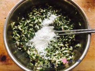蒸槐花