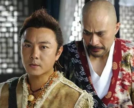 扮演圣诞老人,“鳌拜”妥妥的实力派,你怎么看?