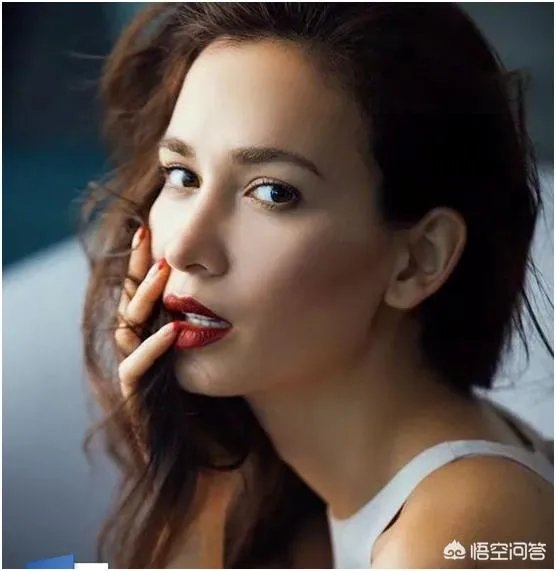 韩庚卢靖姗公开恋情,卢靖姗这种混血的五官对男生来说有不可抗拒的吸引力么?