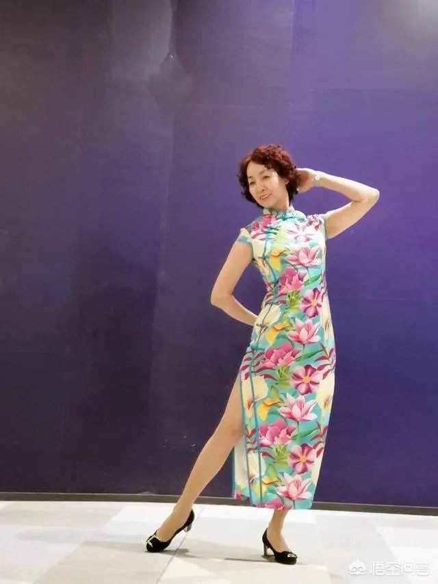 女人穿休闲衣服好看还是女人味十足的衣服好看?