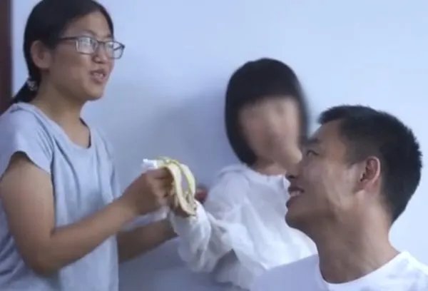 20年后打老师男子为何想当面给老师道歉?