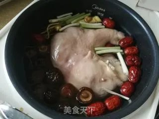 肚包鸡