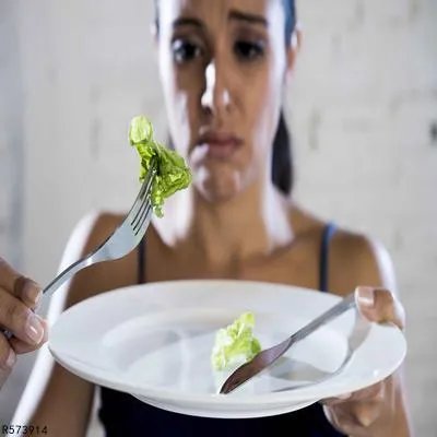 孕中期小腹右侧牵拉痛难忍的原因 孕中期时候孕妇如何避免危险