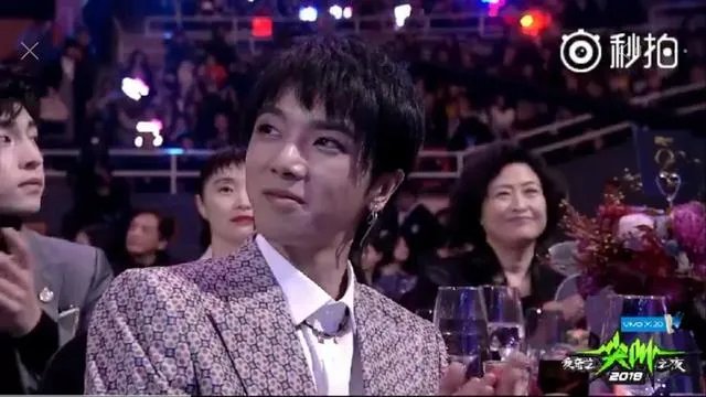 2018爱奇艺尖叫之夜,如何看待娜扎和杨幂的美?