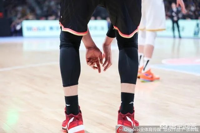 韩德君受伤,坑了辽宁,更坑了广东,早知道韩受伤,花那么多钱换外援干哈,你认为呢?