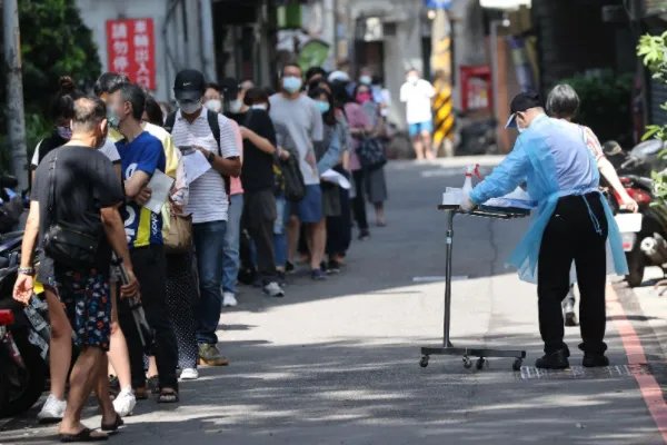 台湾单日新增200多本土确诊病例,当地是否意识到疫情的严重?