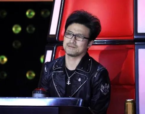 汪峰发飙现场质疑媒体 揭《好声音》休息室黑幕