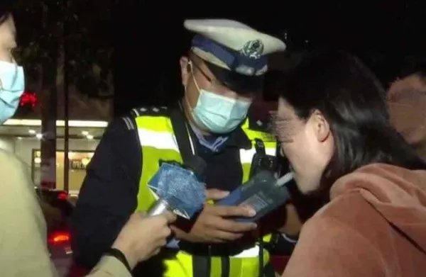 南昌公安再通报女司机醉驾叫于伟事件,此事有何最新进展?