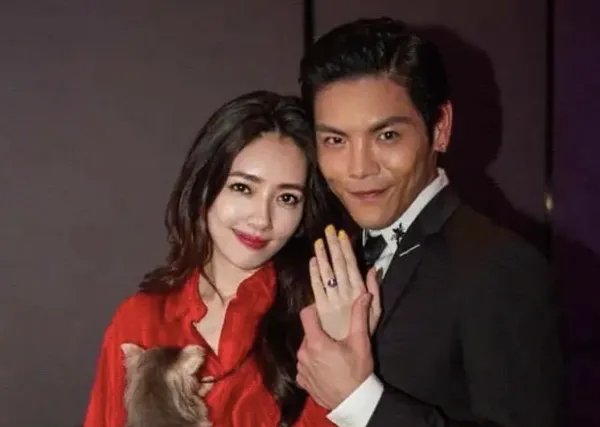 郭碧婷向佐疑似婚变,向太发文暗藏深意,被指暗示儿媳包容知感恩,怎么看?
