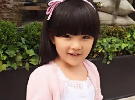 10岁王诗龄与妈妈吵架，直接挂断李湘电话，她的家教为何这么差？