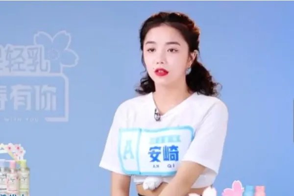 如何评价女团喜祺在初舞台中的表现?