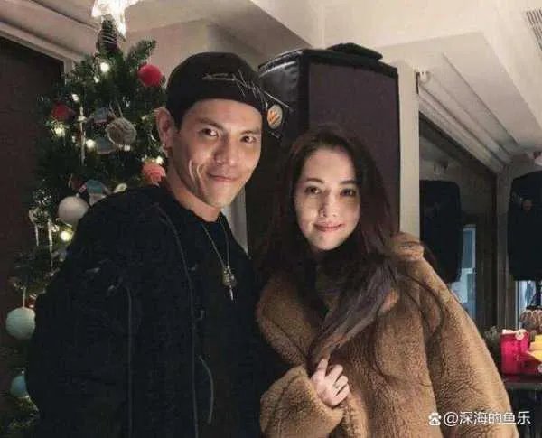 郭碧婷向佐疑似婚变,向太发文暗藏深意,被指暗示儿媳包容知感恩,怎么看?