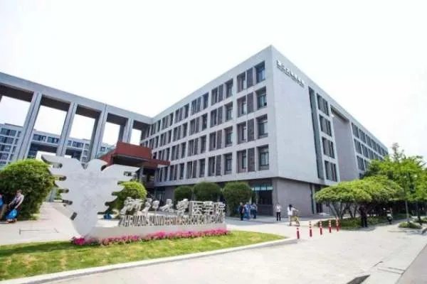 中国“最难考”的医学院,可分哪几个档次?
