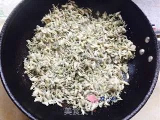 蒸槐花
